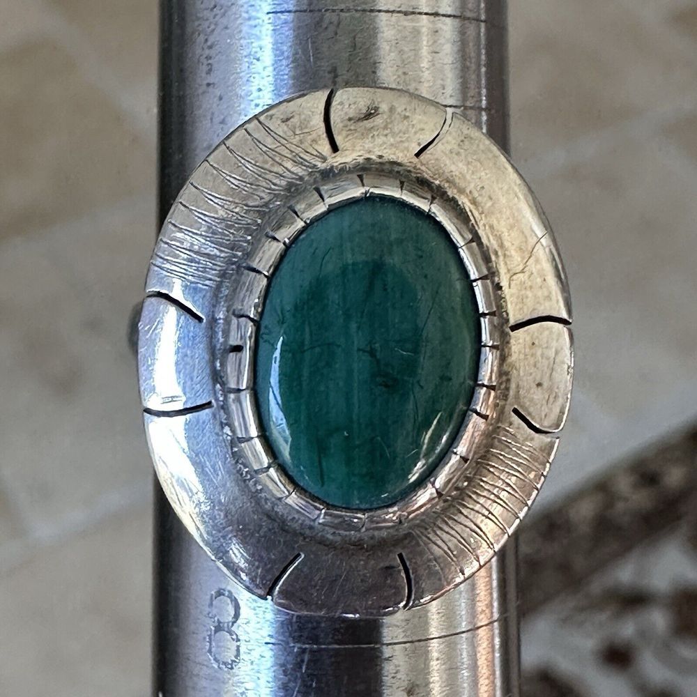 VTG Ring Size 7.25 Southwestern Style‎ Oval Green Malachite 925 Sterling 4.2g